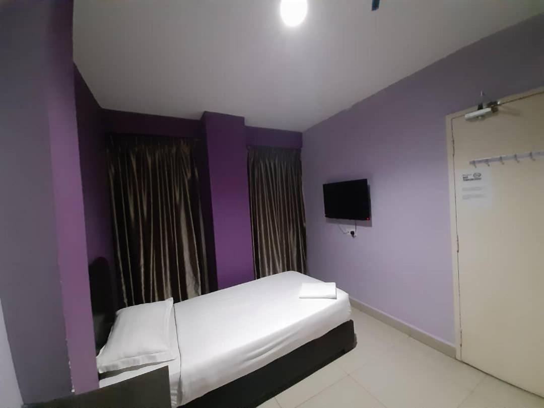 Hotel Zamburger Kota Damansara Exterior photo